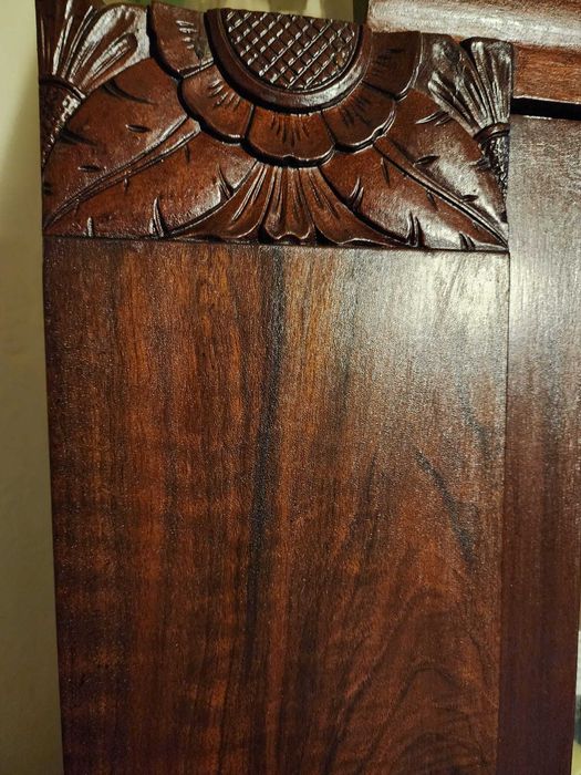 Móvel/cristaleira antigo