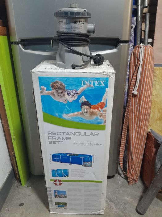 Piscina 1662L Intex + Bomba recirculação