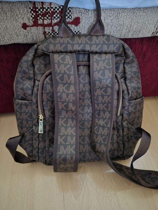 Nowy elegancki plecak