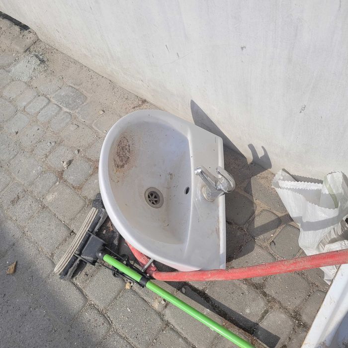 Умивальник,мийка кухонна.