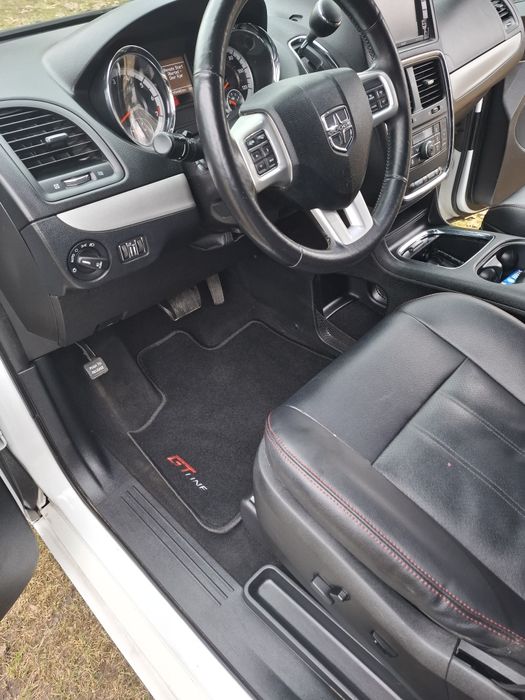 Dodge grand caravan  gt 2017 rok