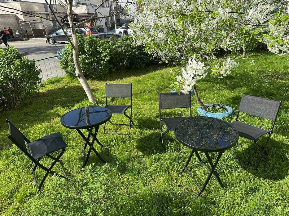 Стол раскладной и стулья 2шт, для кофейни, в салон, на дачу