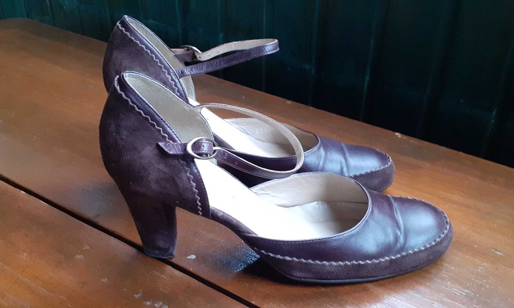 Czekoladowe buty typu mary jane na słupku 39 Rylko