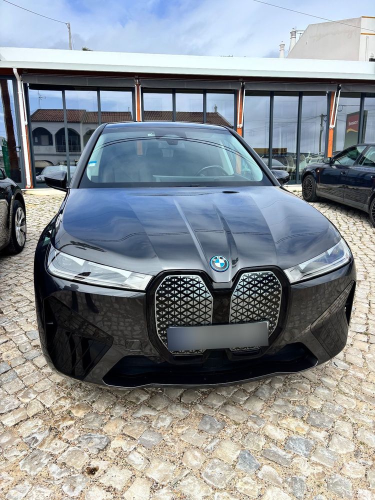 BMW iX xDrive 40 Pack Desportivo