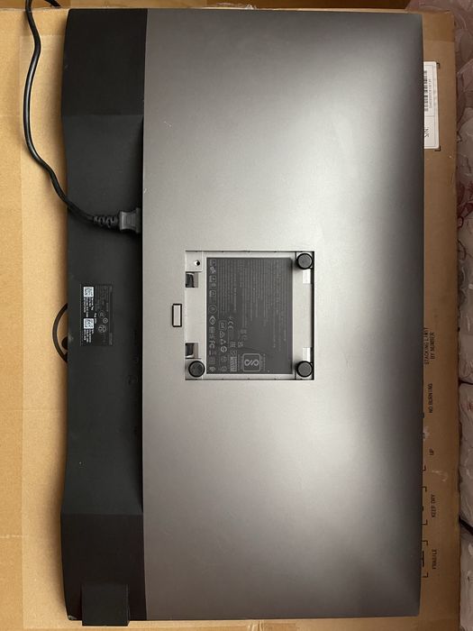 Монітор Dell U2720QM