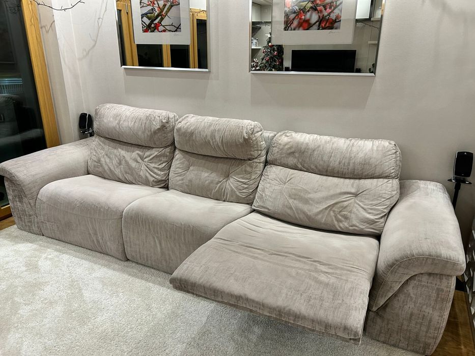 Sofá de 3 almofadas com 2 relax eletrico