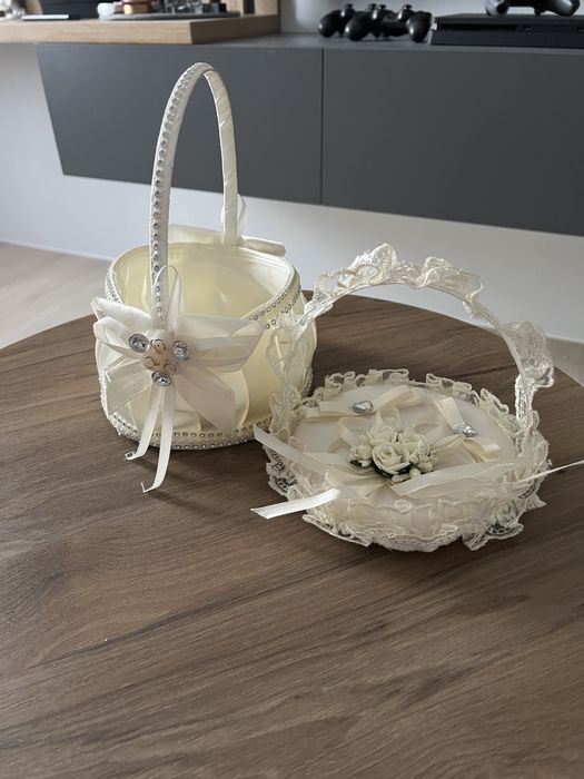 Весільна атрибутика набір кошик для цукерок підставка для обручок