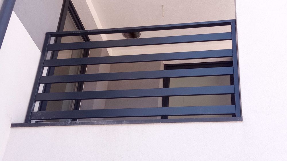 Balustrada zewnętrzna balkon nowoczesna poziomo
