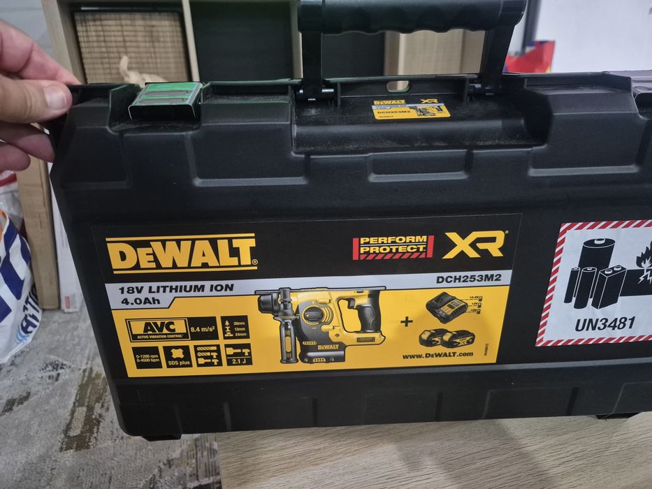 Berbequim de percussão Dewalt XR 18V.