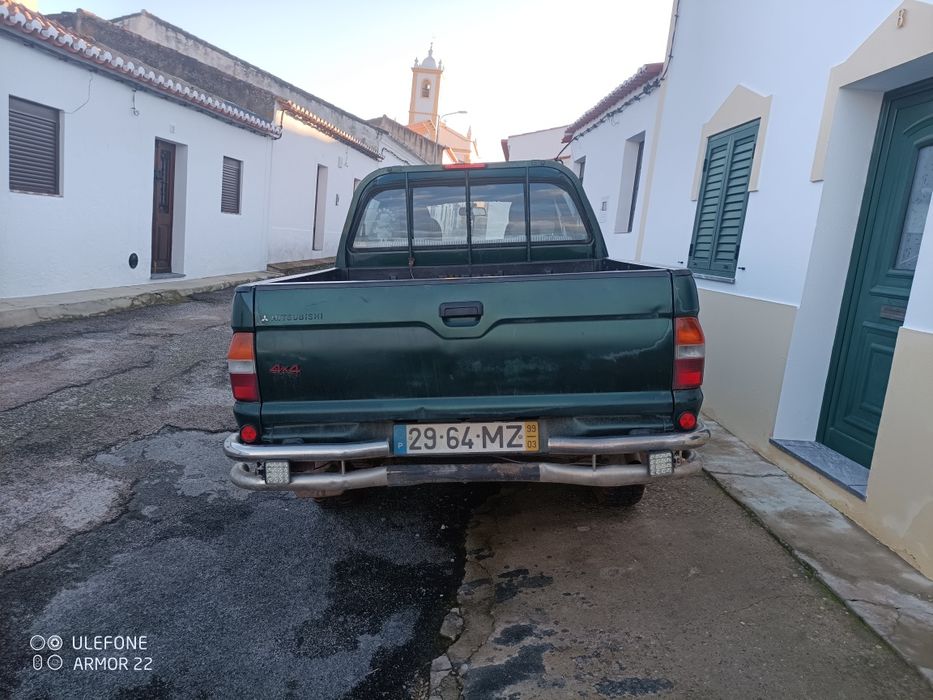 Mitsubishi L 200 stracar