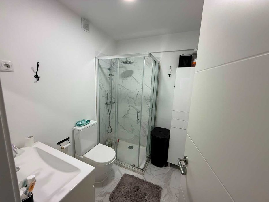 Quarto junto à escola Seomara - Venteira, Amadora