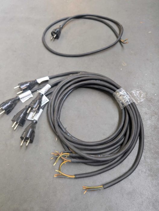 Przewód zasilający gumowy OW 3x2,5mm2 z wtyczką prostą