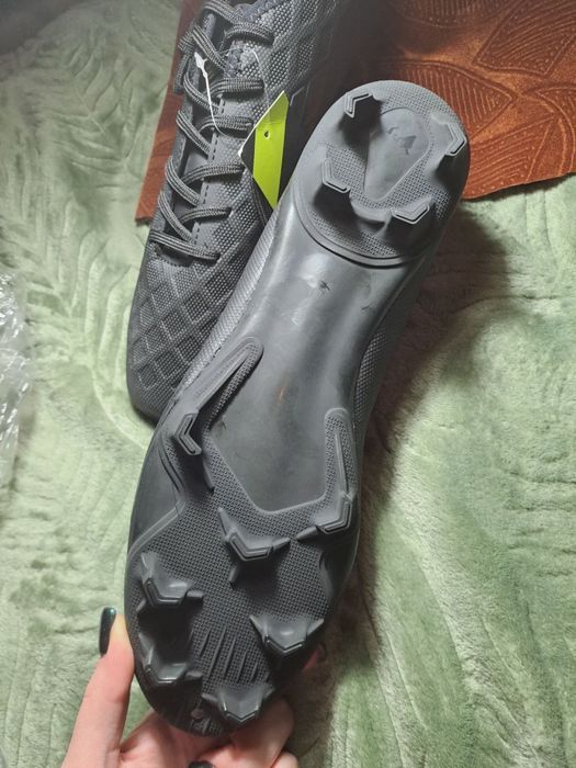 Футбольні бутси нові