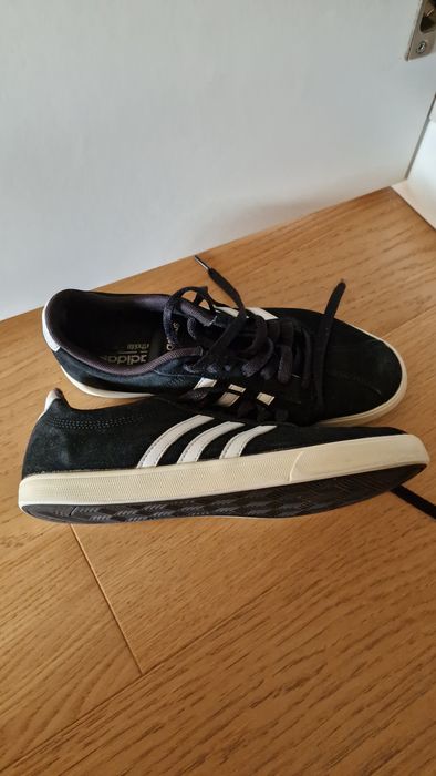 Ténis Adidas preto