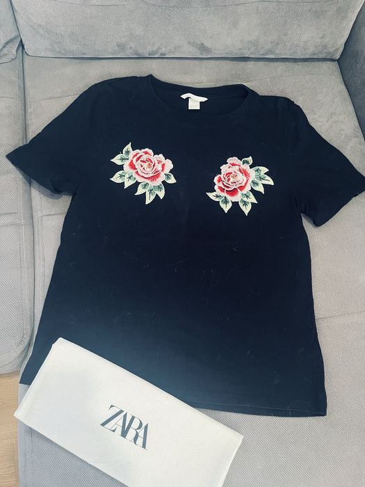 Czarny top t-shirt hm z kwiatkami rozm s