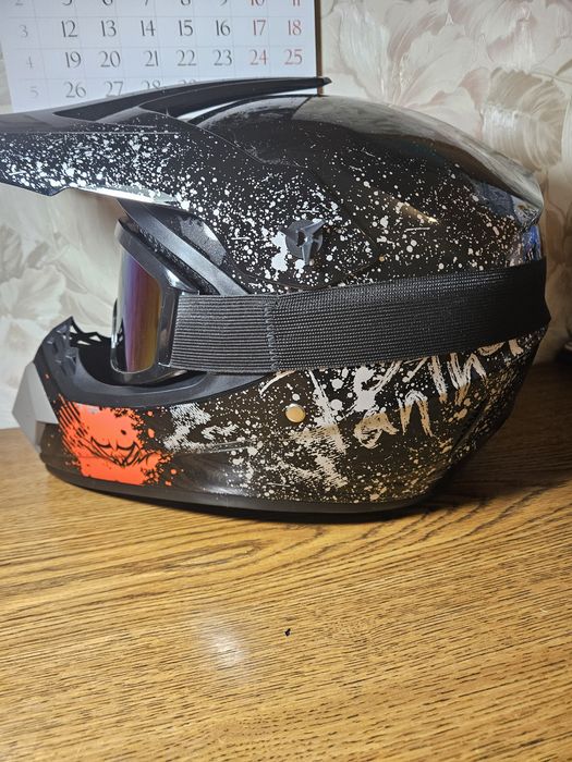 Предлагаю к продаже новый шлем для эндуро-мотокросса, размер М.