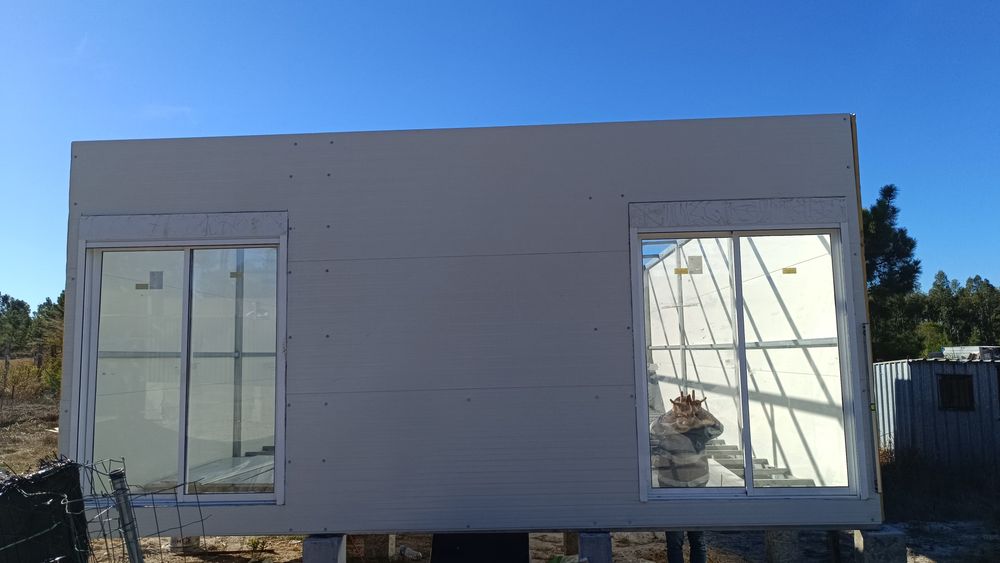 Carpintaria em Geral e Serralheria construção de casas modulares em aço galvanizado