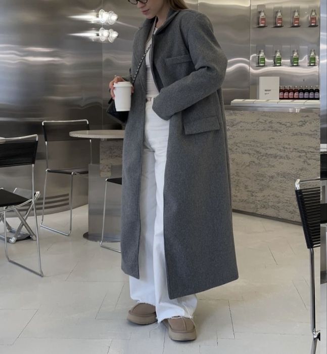 Пальто сіре нове