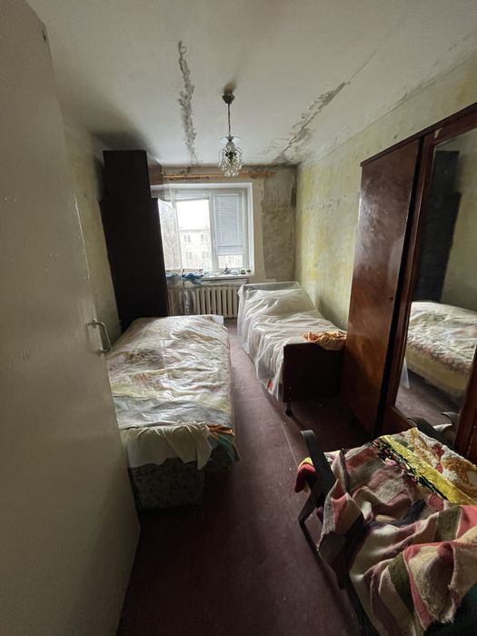 Продам 3-кімнатну квартиру під ремонт