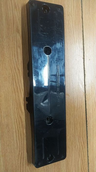 Porsche taycan подіум переднього номера 9j1807287e