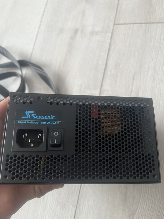 Блок живлення Seasonic G12 GC-750