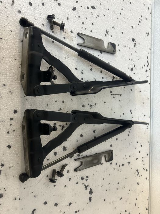 Zawiasy Maski BMW E60 E61 Siłowniki Gratis Komplet Prawy Lewy!