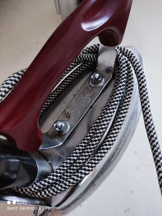 Ferro antigo engomar