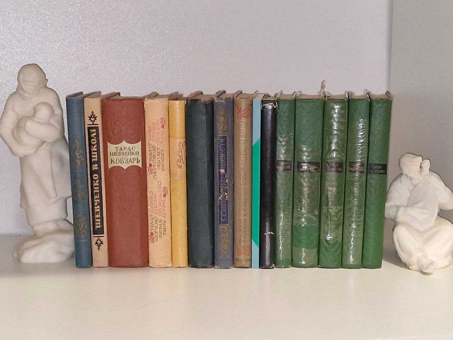 Коллекция антикварных книг Т.Г Шевченко  Кобзар Поезії Біографія Вінок Т.Г Шевченка Кобзарь Фототипія Биография