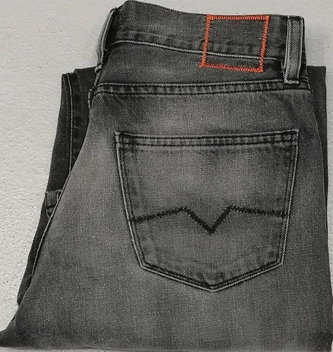 R) BOSS oryginalne spodnie jeansowe Roz.31/32