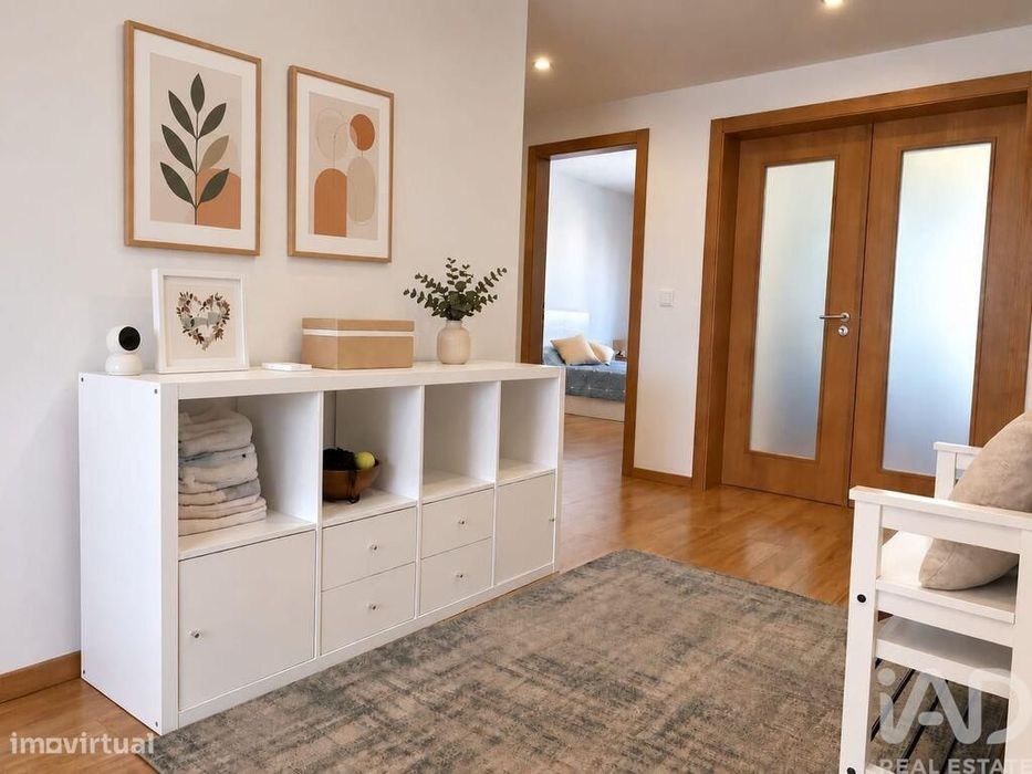 Apartamento T3 em Mina de Água de 120 m2