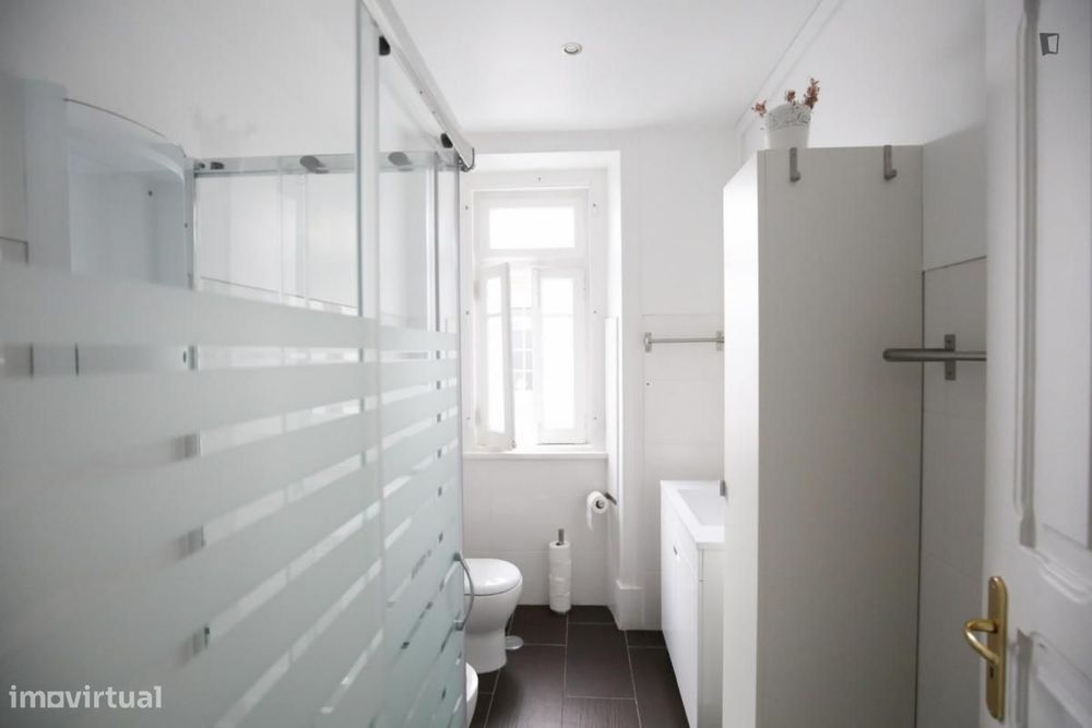 Quarto - localizado em Arroios Lisbon