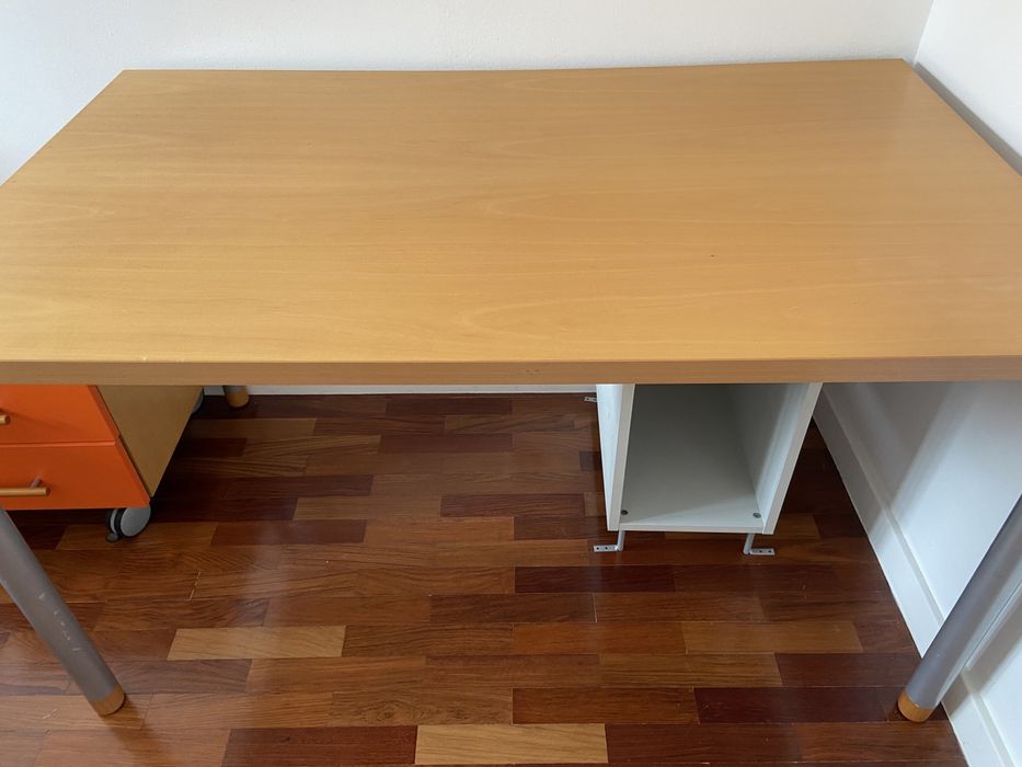 Secretaria de madeira