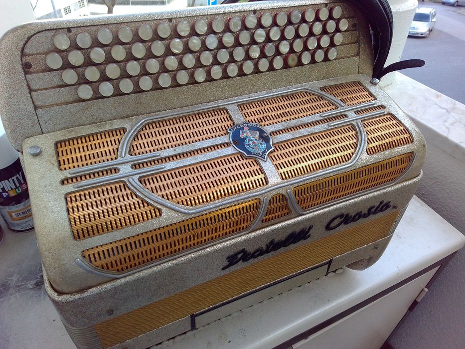 Fratelli Crosio Acordeão Italiano 3a voz- botões -  Excelente Estado com correias novas