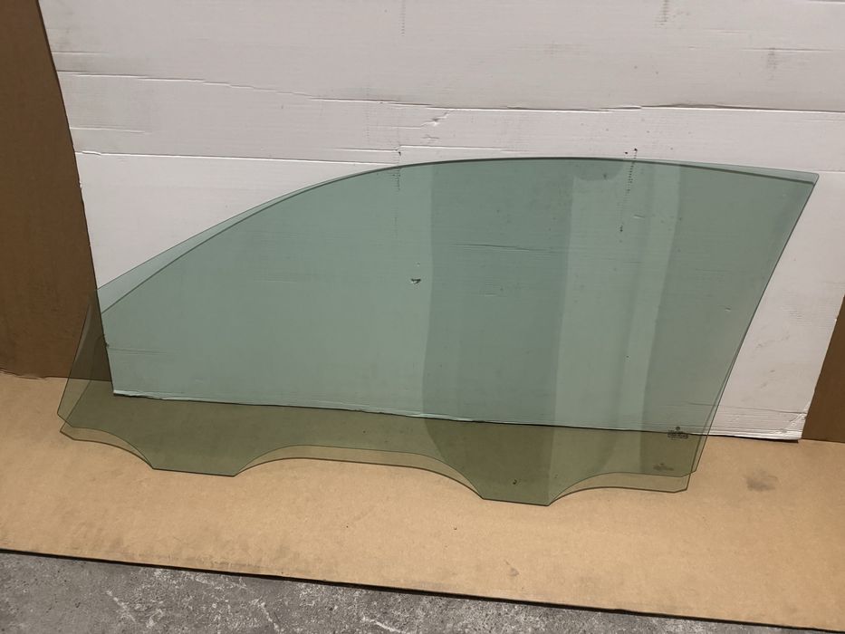 Szyba prawa przednia vw polo 9n 2003r prawy przod
