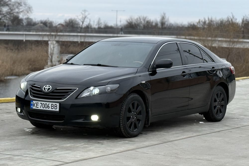 Продам Toyota Camry 3.5