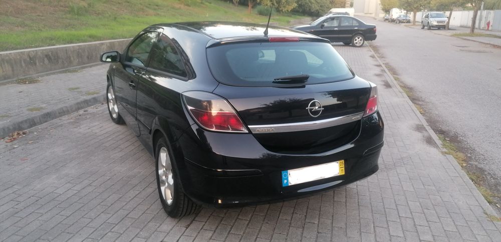 OPEL ASTRA GTC 1.3 CDTI – ECONÓMICO  pronto para o dia-a-dia
