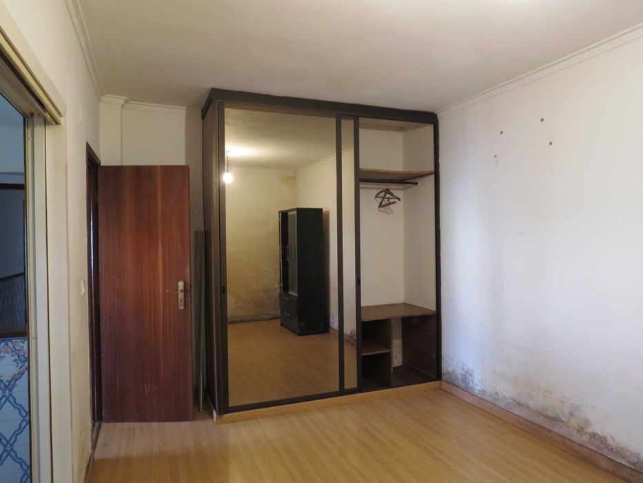 Vende-se T2 em Rio de Mouro