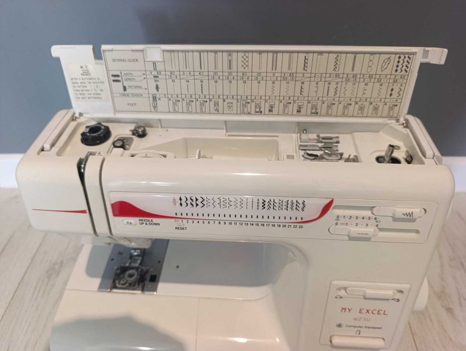 Швейна машинка JANOME U23W в чудовому стані