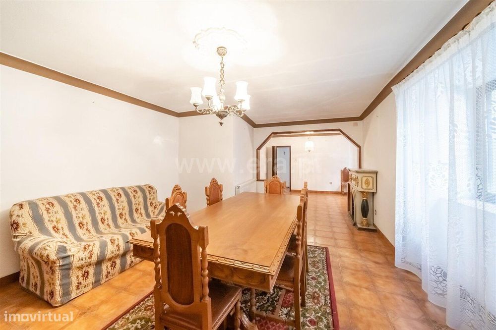 Moradia Geminada T5 / Fundão, Silvares