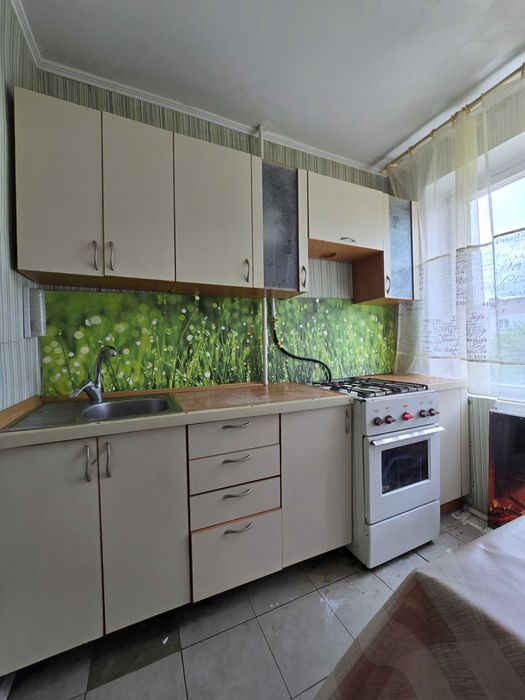 Продам 1 кім. квартиру на  вул. Космонавтів, ж/м Придніпровськ.