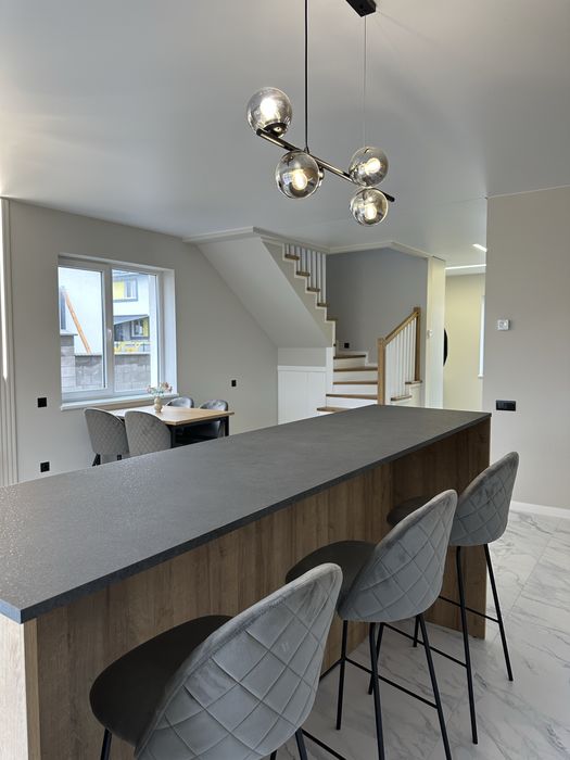 Продаж котеджу, Країна Мрій