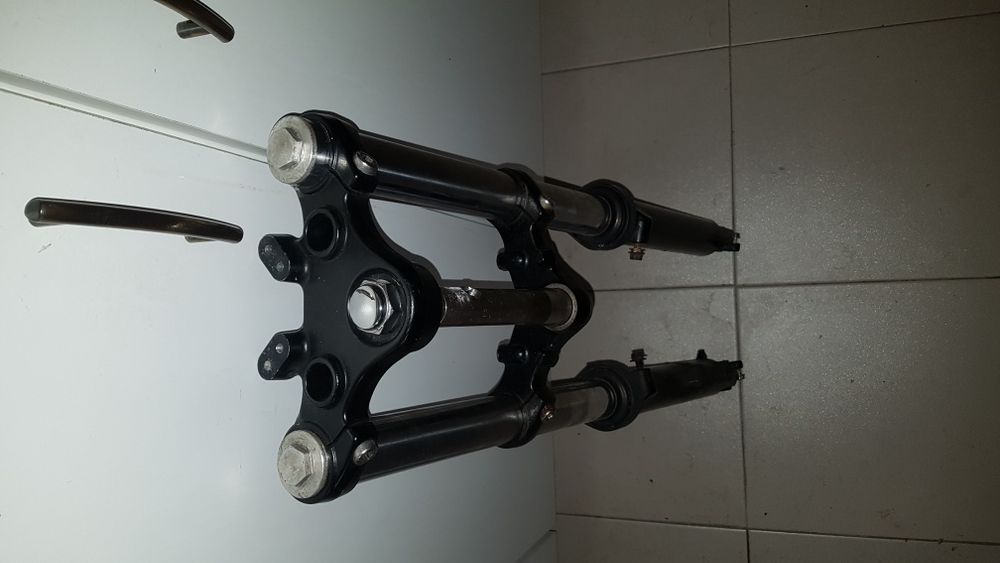 Suspensão triumph bonnevile t100