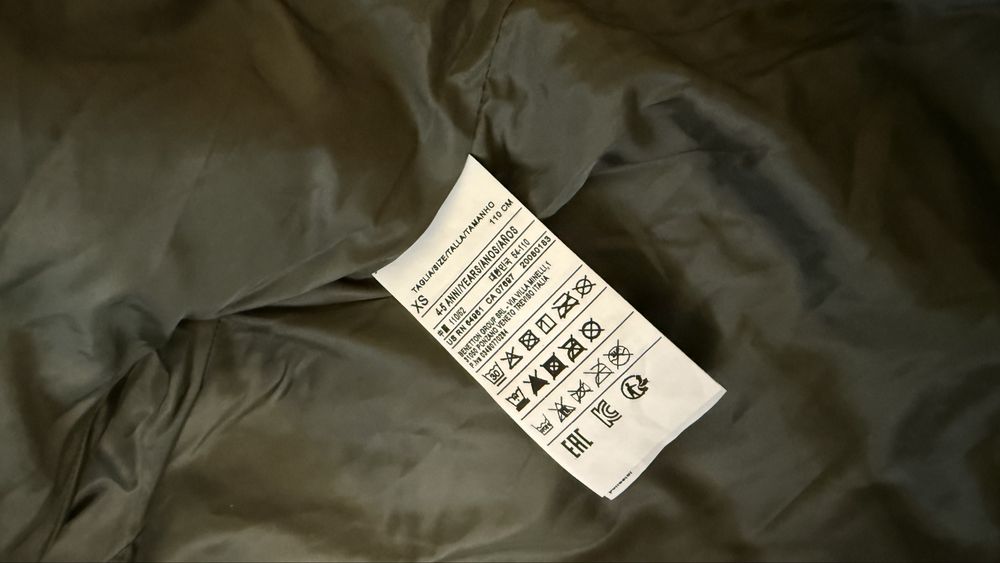 Курточка нова benetton для дівчинки