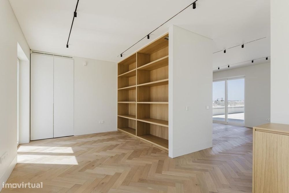 Penthouse T5 com vista, Campo Mártires da Pátria, Lisboa