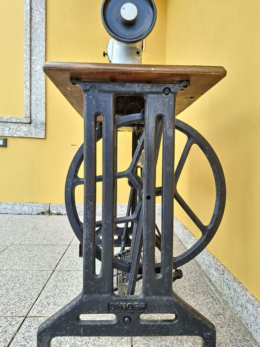 Máquina de costura Singer antiga – sapateiro