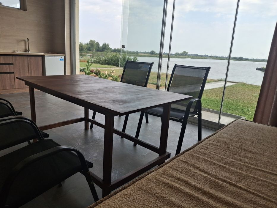 Нова локація подобово біля води (Осокорки, межі Києва). Є SUP-дошки, човен.