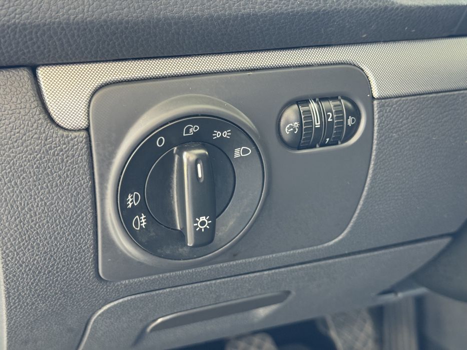 Свіжопригнанний VW GOLF 5 1.6 MPI з Німеччини