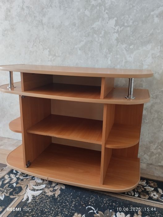 Продам тумбочку під телевізор