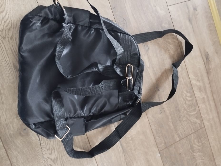 Plecak koloru czarnego