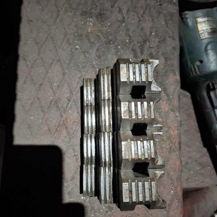 Продам токарный патроны 200мм